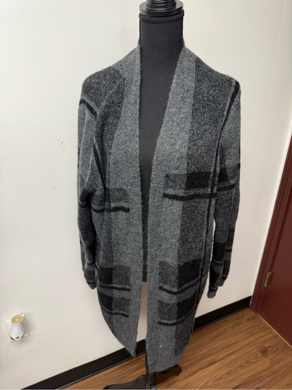 Old Navy Grey & Black Open-Front Plaid Knit Cardigan Size XXL